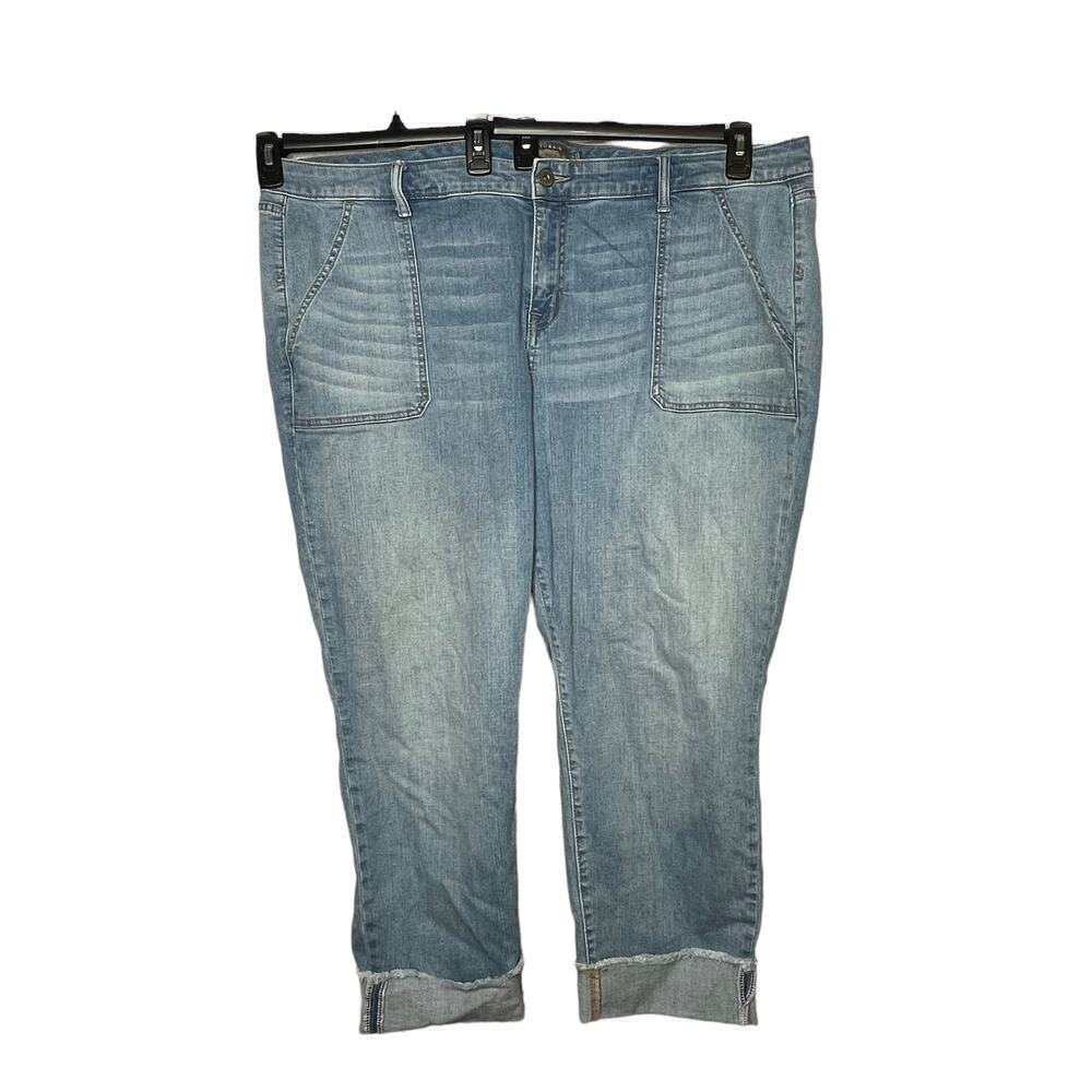 Torrid Light Wash Crop Boyfriend Vintage Stretch Frayed Hem Denim Jeans Size 24